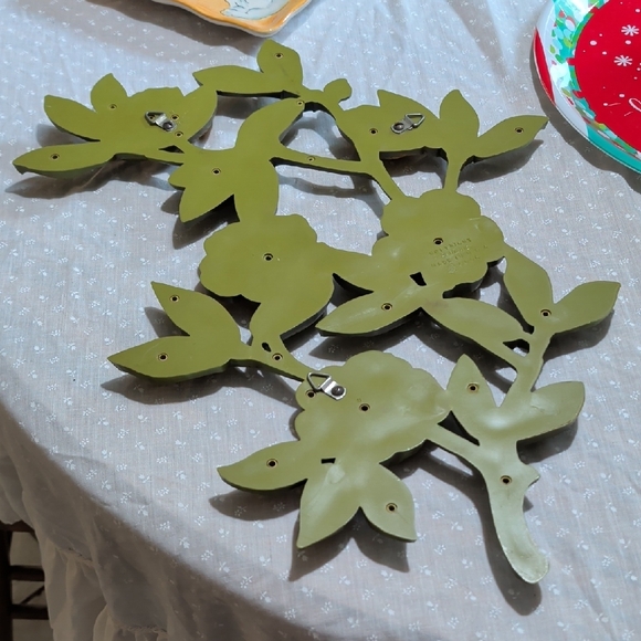 Vintage HOMCO Green And Yellow Floral Wall Decor - Picture 2 of 2